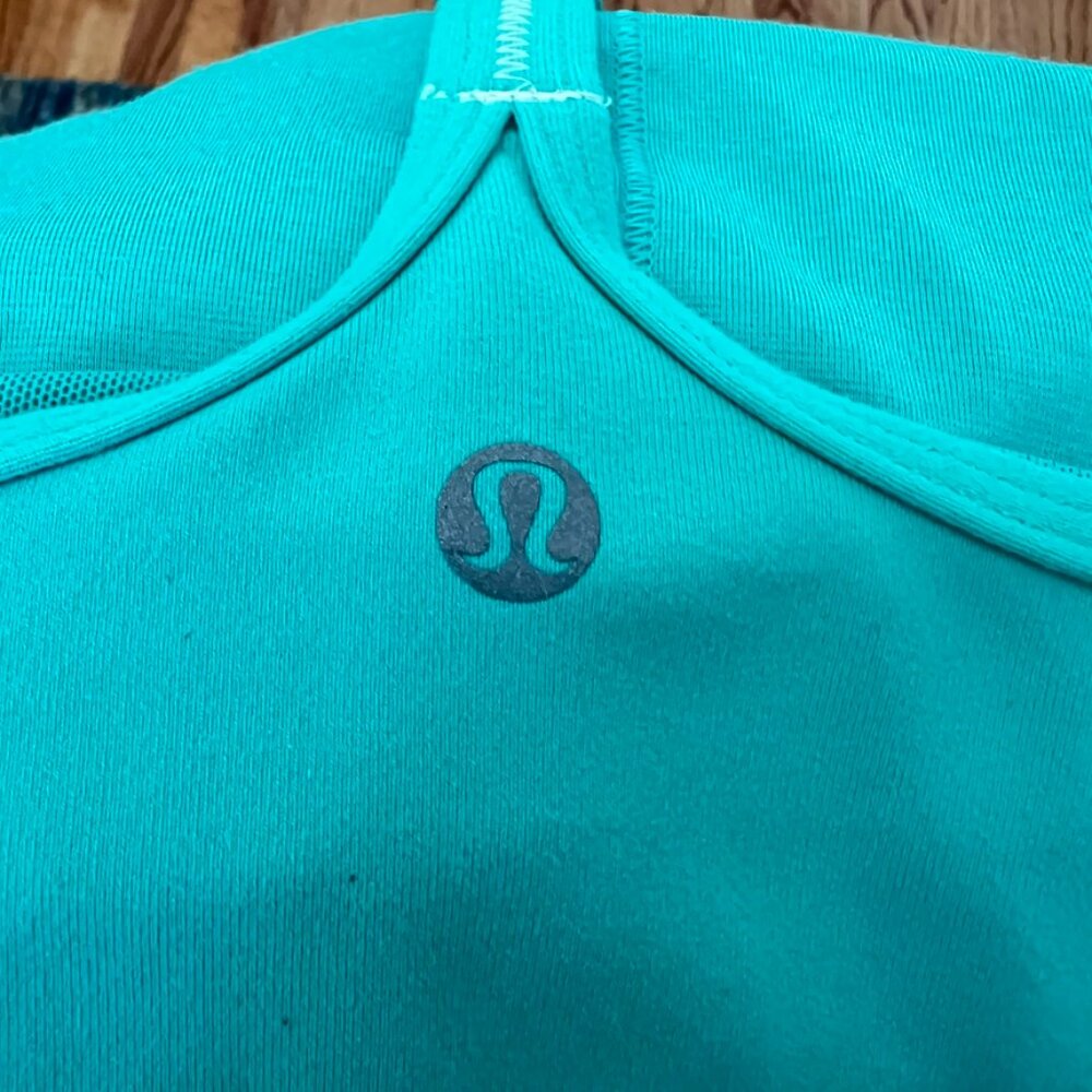 Lululemon Ebb to Street Workout Top 10 Athletic Performance Lightweight - Picture 4 of 6